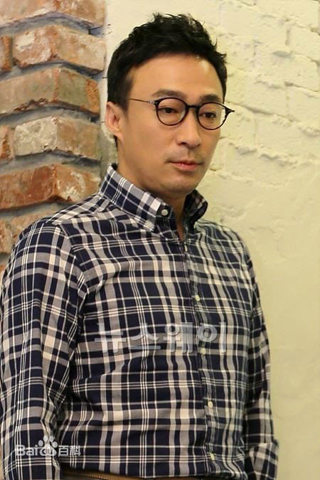 最新李圣旻()性感图片