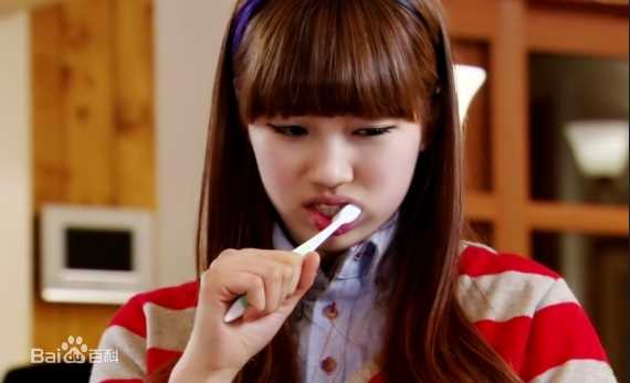 裴秀智((韩)、Suzy Bae(英)、Bae Sue Ji(罗马)、スジ(日))在高惠美《Dream High》中的