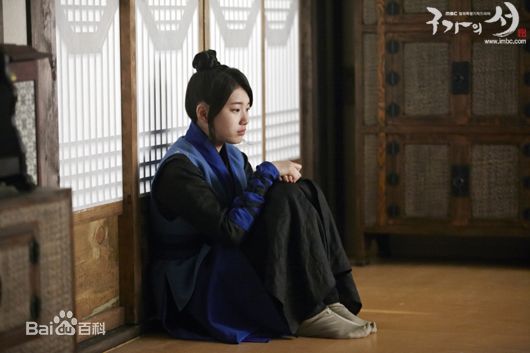 裴秀智((韩)、Suzy Bae(英)、Bae Sue Ji(罗马)、スジ(日))在谭汝蔚《九家之书》中的