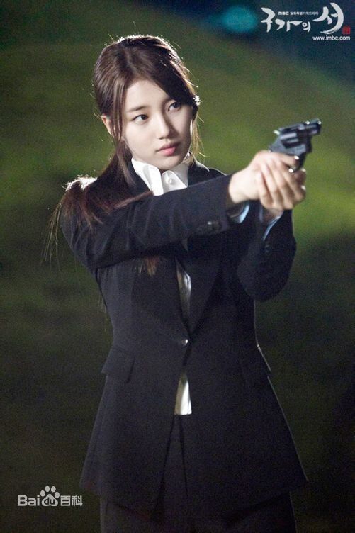 裴秀智((韩)、Suzy Bae(英)、Bae Sue Ji(罗马)、スジ(日))在谭汝蔚《九家之书》中的