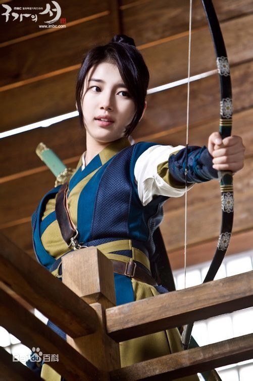 裴秀智((韩)、Suzy Bae(英)、Bae Sue Ji(罗马)、スジ(日))在谭汝蔚《九家之书》中的