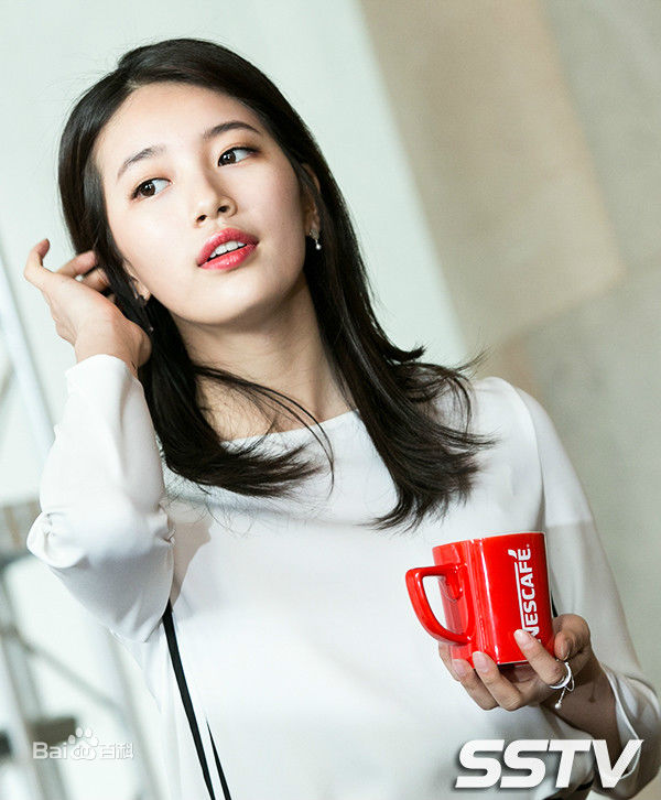 裴秀智((韩)、Suzy Bae(英)、Bae Sue Ji(罗马)、スジ(日))雀巢咖啡活动图册