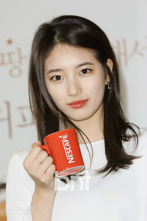 裴秀智((韩)、Suzy Bae(英)、Bae Sue Ji(罗马)、スジ(日))雀巢咖啡活动图册