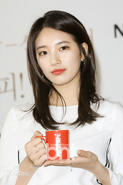 裴秀智((韩)、Suzy Bae(英)、Bae Sue Ji(罗马)、スジ(日))雀巢咖啡活动图册