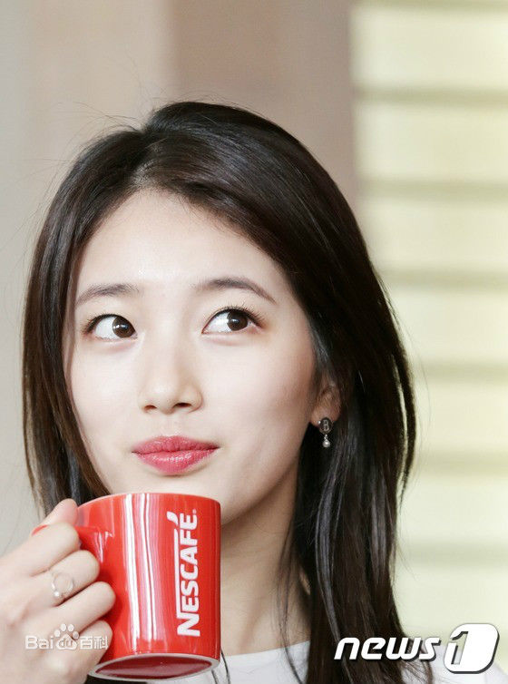 裴秀智((韩)、Suzy Bae(英)、Bae Sue Ji(罗马)、スジ(日))雀巢咖啡活动图册