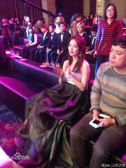 裴秀智((韩)、Suzy Bae(英)、Bae Sue Ji(罗马)、スジ(日))新浪微博之夜图片图集