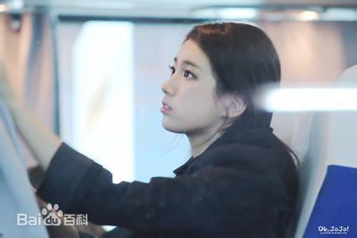 裴秀智((韩)、Suzy Bae(英)、Bae Sue Ji(罗马)、スジ(日))机场照前后照片