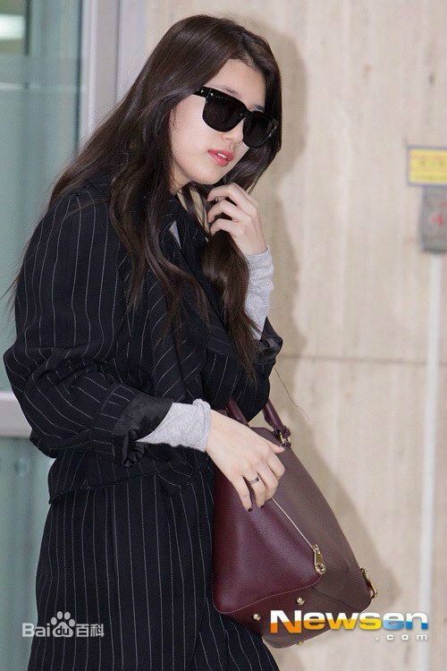 裴秀智((韩)、Suzy Bae(英)、Bae Sue Ji(罗马)、スジ(日))机场照前后照片