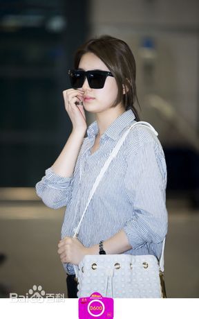 裴秀智((韩)、Suzy Bae(英)、Bae Sue Ji(罗马)、スジ(日))机场照前后照片