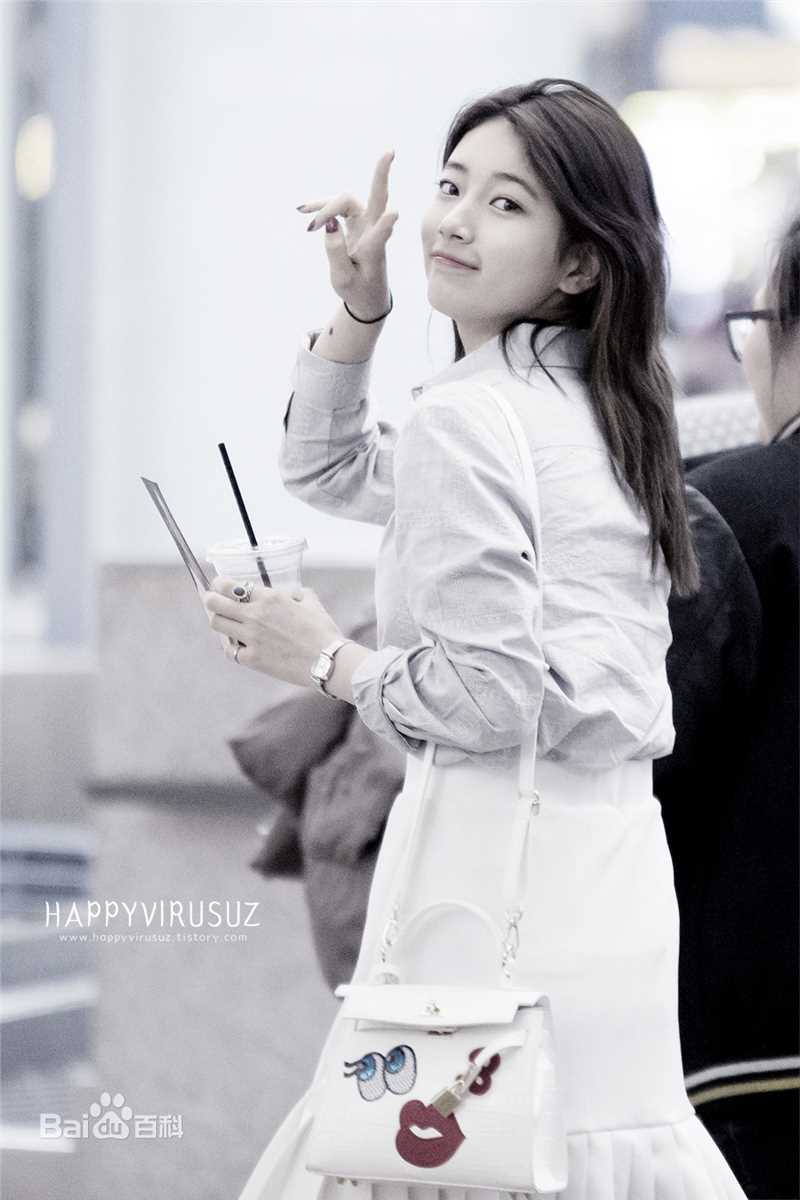 裴秀智((韩)、Suzy Bae(英)、Bae Sue Ji(罗马)、スジ(日))机场照前后照片