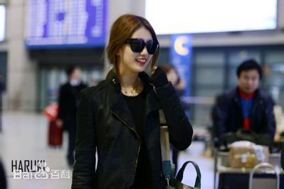 裴秀智((韩)、Suzy Bae(英)、Bae Sue Ji(罗马)、スジ(日))机场照前后照片