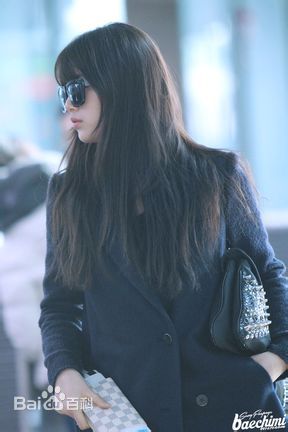 裴秀智((韩)、Suzy Bae(英)、Bae Sue Ji(罗马)、スジ(日))机场照前后照片