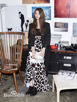 裴秀智((韩)、Suzy Bae(英)、Bae Sue Ji(罗马)、スジ(日))最新杂志画报图集