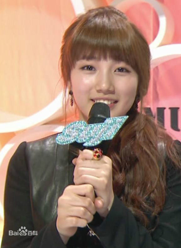 裴秀智((韩)、Suzy Bae(英)、Bae Sue Ji(罗马)、スジ(日))2010前后照片