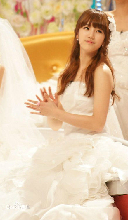 裴秀智((韩)、Suzy Bae(英)、Bae Sue Ji(罗马)、スジ(日))2010前后照片