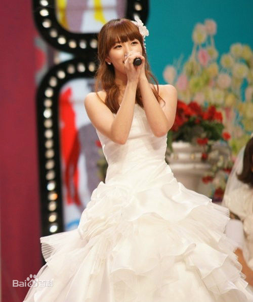 裴秀智((韩)、Suzy Bae(英)、Bae Sue Ji(罗马)、スジ(日))2010前后照片