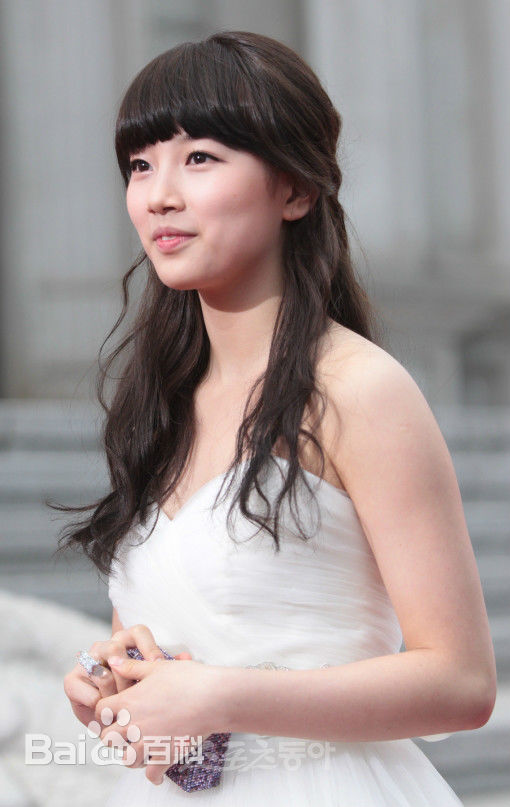 裴秀智((韩)、Suzy Bae(英)、Bae Sue Ji(罗马)、スジ(日))2011生活照相册