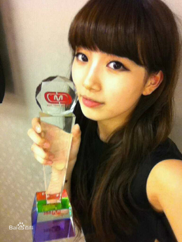 裴秀智((韩)、Suzy Bae(英)、Bae Sue Ji(罗马)、スジ(日))2011生活照相册