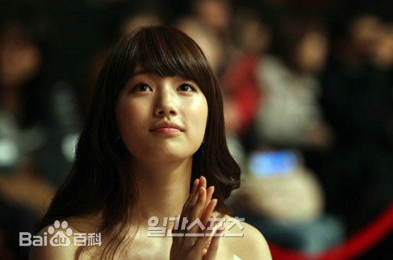 裴秀智((韩)、Suzy Bae(英)、Bae Sue Ji(罗马)、スジ(日))2012素颜照相册