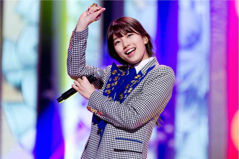 裴秀智((韩)、Suzy Bae(英)、Bae Sue Ji(罗马)、スジ(日))2012素颜照相册