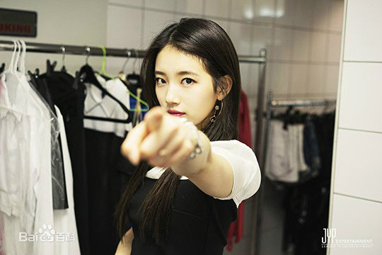 裴秀智((韩)、Suzy Bae(英)、Bae Sue Ji(罗马)、スジ(日))2014素颜照相册