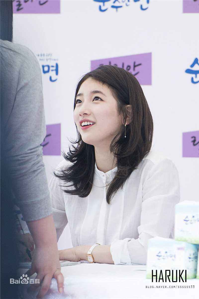 裴秀智((韩)、Suzy Bae(英)、Bae Sue Ji(罗马)、スジ(日))2015前后照片