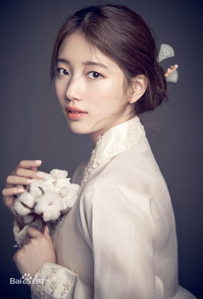 裴秀智((韩)、Suzy Bae(英)、Bae Sue Ji(罗马)、スジ(日))2015前后照片