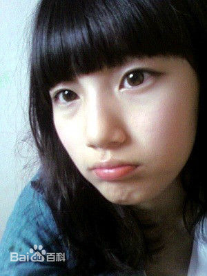 裴秀智((韩)、Suzy Bae(英)、Bae Sue Ji(罗马)、スジ(日))学生时期性感图片图集