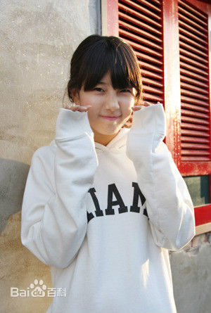 裴秀智((韩)、Suzy Bae(英)、Bae Sue Ji(罗马)、スジ(日))学生时期性感图片图集