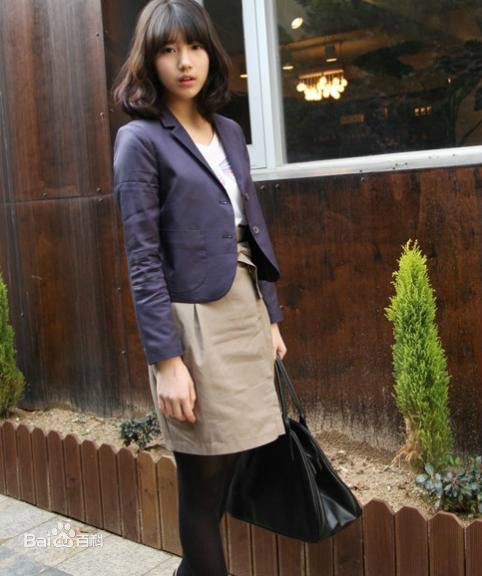 裴秀智((韩)、Suzy Bae(英)、Bae Sue Ji(罗马)、スジ(日))学生时期性感图片图集