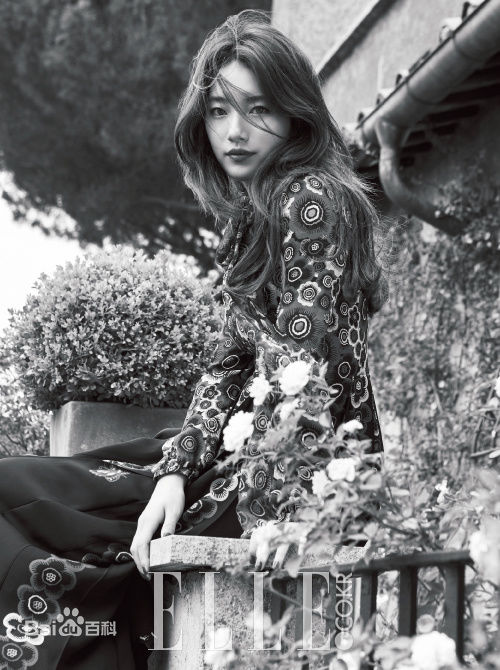 裴秀智((韩)、Suzy Bae(英)、Bae Sue Ji(罗马)、スジ(日))ELLE(2015银十刊)生活照相册
