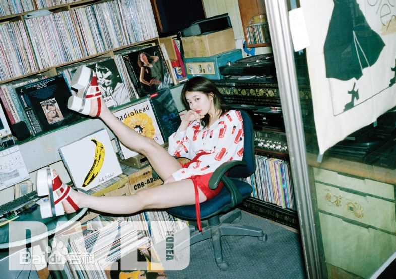 裴秀智((韩)、Suzy Bae(英)、Bae Sue Ji(罗马)、スジ(日))DAZED(七周年特刊)性感图片图集