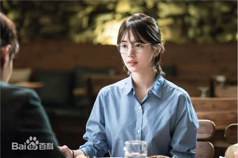 裴秀智((韩)、Suzy Bae(英)、Bae Sue Ji(罗马)、スジ(日))在南洪珠《当你沉睡时》中的