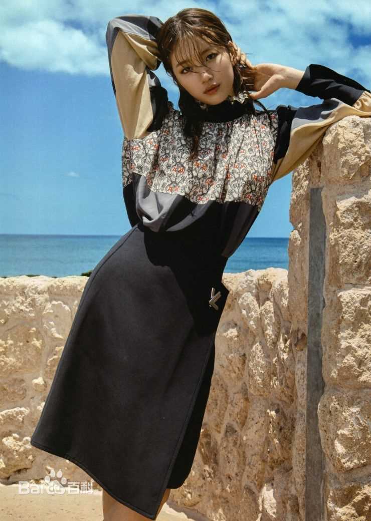 裴秀智((韩)、Suzy Bae(英)、Bae Sue Ji(罗马)、スジ(日))Harper's Bazaar图册