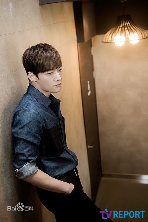 崔振赫（或翻译为崔真赫、崔镇赫）( / Choi Jin Hyuk / Kim Tae Ho)崔振赫专访图册素颜照相册