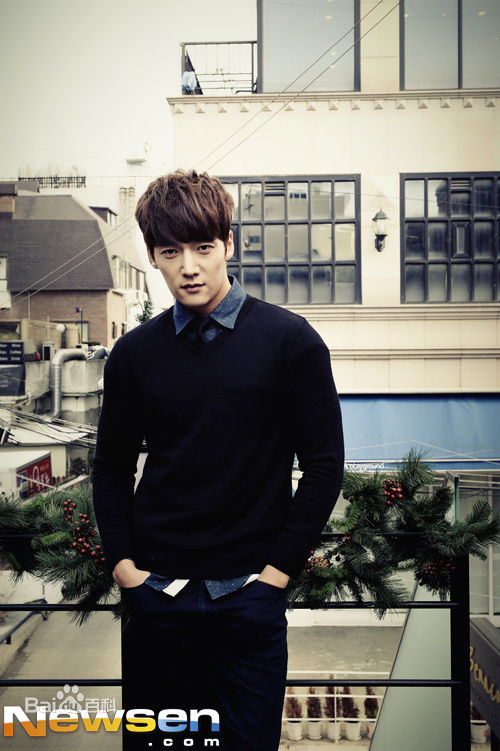 崔振赫（或翻译为崔真赫、崔镇赫）( / Choi Jin Hyuk / Kim Tae Ho)崔振赫专访图册素颜照相册