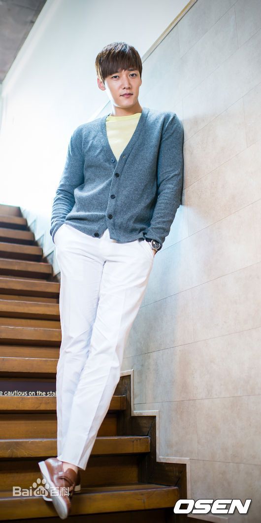 崔振赫（或翻译为崔真赫、崔镇赫）( / Choi Jin Hyuk / Kim Tae Ho)崔振赫专访图册素颜照相册