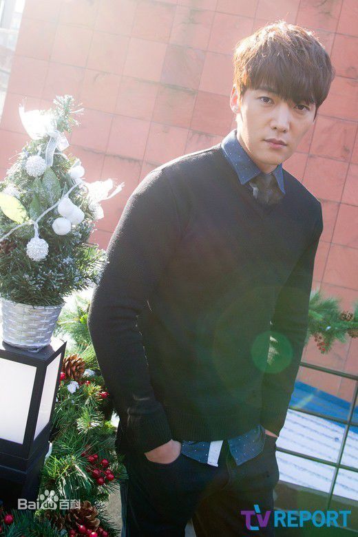 崔振赫（或翻译为崔真赫、崔镇赫）( / Choi Jin Hyuk / Kim Tae Ho)崔振赫专访图册素颜照相册