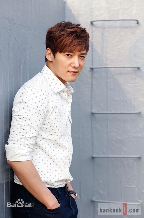 崔振赫（或翻译为崔真赫、崔镇赫）( / Choi Jin Hyuk / Kim Tae Ho)崔振赫专访图册素颜照相册