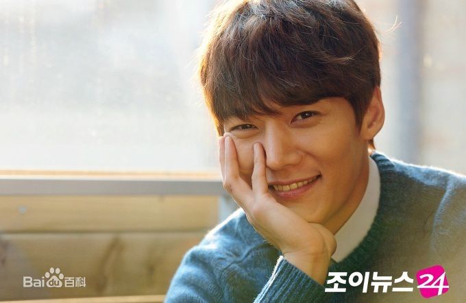 崔振赫（或翻译为崔真赫、崔镇赫）( / Choi Jin Hyuk / Kim Tae Ho)崔振赫专访图册素颜照相册