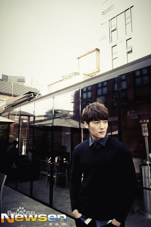 崔振赫（或翻译为崔真赫、崔镇赫）( / Choi Jin Hyuk / Kim Tae Ho)崔振赫专访图册素颜照相册