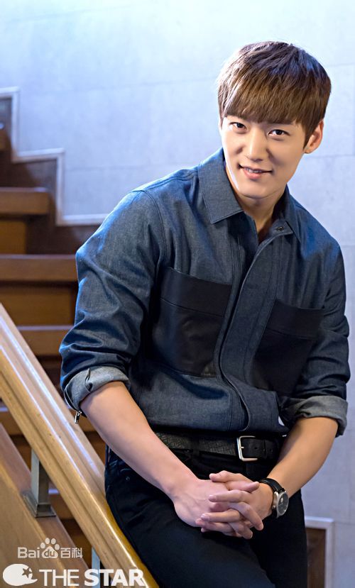 崔振赫（或翻译为崔真赫、崔镇赫）( / Choi Jin Hyuk / Kim Tae Ho)崔振赫专访图册素颜照相册