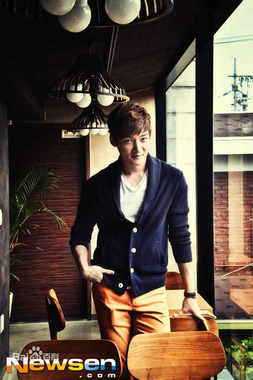 崔振赫（或翻译为崔真赫、崔镇赫）( / Choi Jin Hyuk / Kim Tae Ho)崔振赫专访图册素颜照相册