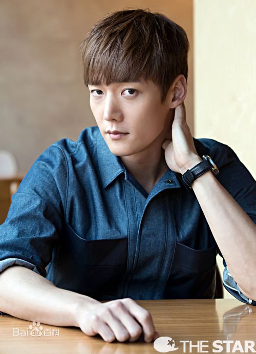 崔振赫（或翻译为崔真赫、崔镇赫）( / Choi Jin Hyuk / Kim Tae Ho)崔振赫专访图册素颜照相册