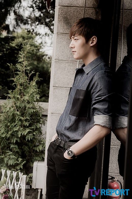崔振赫（或翻译为崔真赫、崔镇赫）( / Choi Jin Hyuk / Kim Tae Ho)崔振赫专访图册素颜照相册