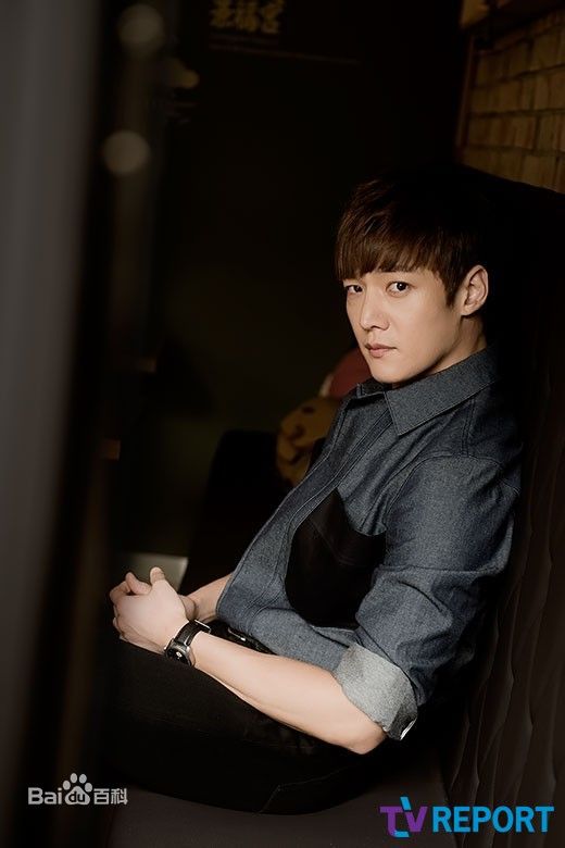 崔振赫（或翻译为崔真赫、崔镇赫）( / Choi Jin Hyuk / Kim Tae Ho)崔振赫专访图册素颜照相册