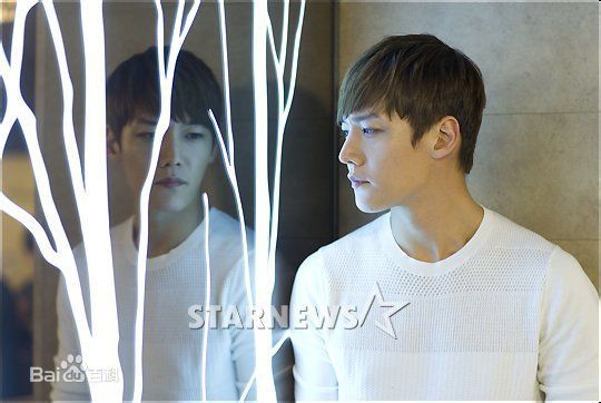 崔振赫（或翻译为崔真赫、崔镇赫）( / Choi Jin Hyuk / Kim Tae Ho)崔振赫专访图册素颜照相册