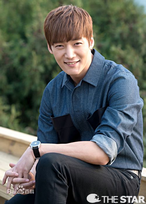 崔振赫（或翻译为崔真赫、崔镇赫）( / Choi Jin Hyuk / Kim Tae Ho)崔振赫专访图册素颜照相册