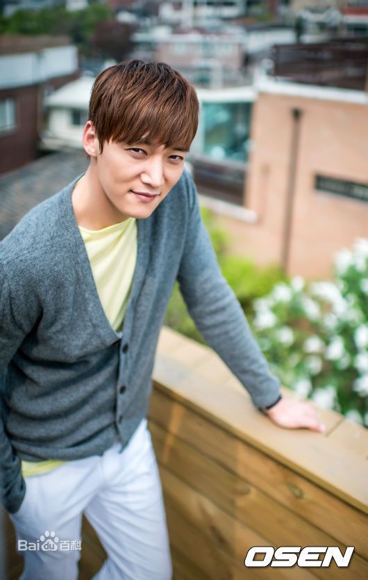 崔振赫（或翻译为崔真赫、崔镇赫）( / Choi Jin Hyuk / Kim Tae Ho)崔振赫专访图册素颜照相册