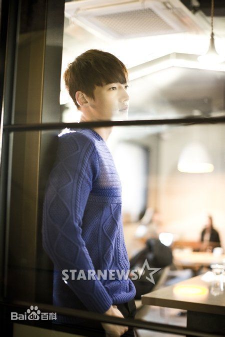 崔振赫（或翻译为崔真赫、崔镇赫）( / Choi Jin Hyuk / Kim Tae Ho)崔振赫专访图册素颜照相册